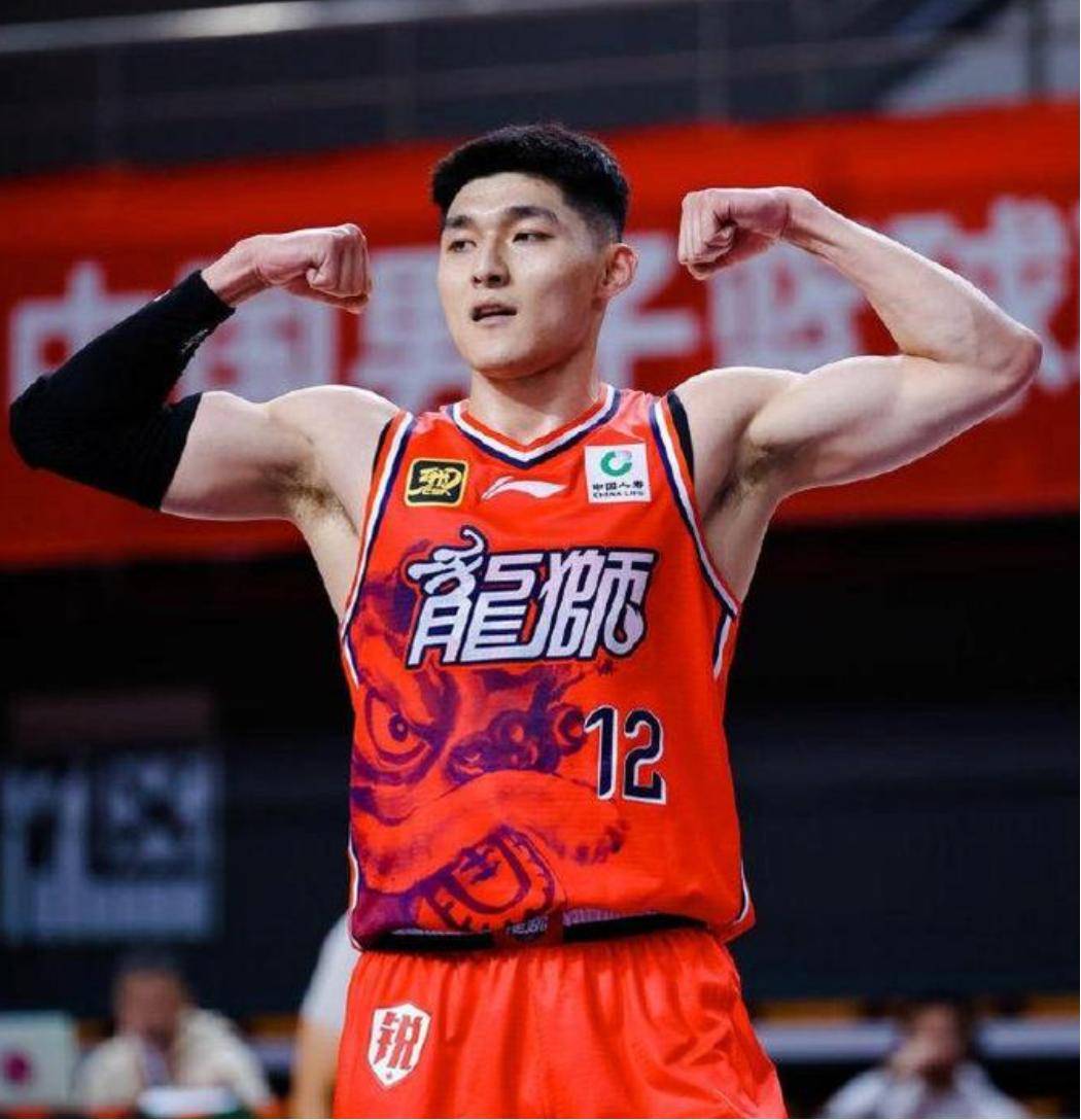 英雄联盟投注-塞维利亚训练开放日，今晚篮板制胜引欢呼，CBA常规赛在即，资深球员宣示担当的简单介绍